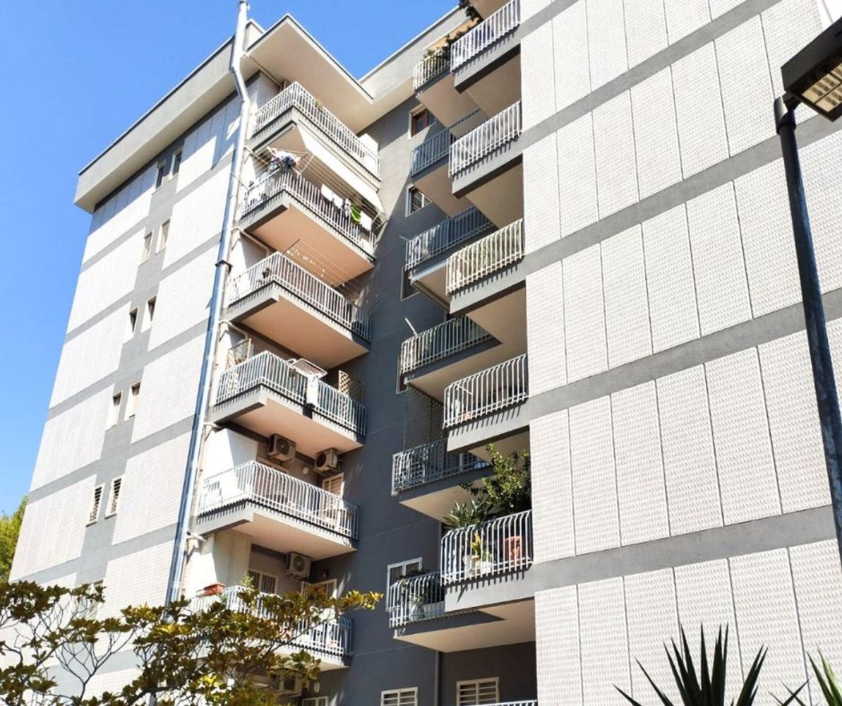 4-Zimmer Wohnung in Bari, Italy, Nr. 268050