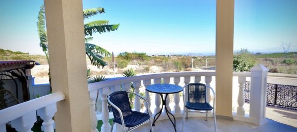 4 bedrooms House in San Miguel de Salinas, Spain No. 188680 9