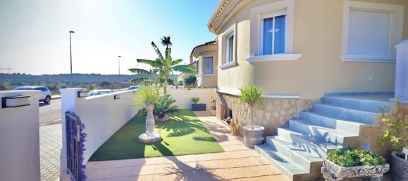 4 bedrooms House in San Miguel de Salinas, Spain No. 188680 6