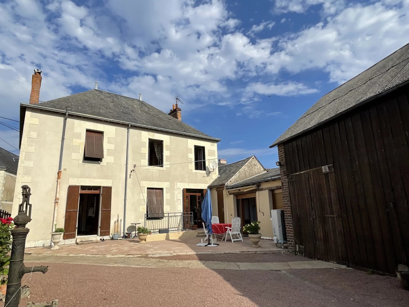 5 chambres Maison à Savigné-sur-Lathan, France No. 97520