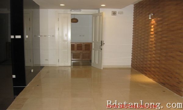 4 bedrooms Apartment in Tay Ho, Vietnam No. 7013