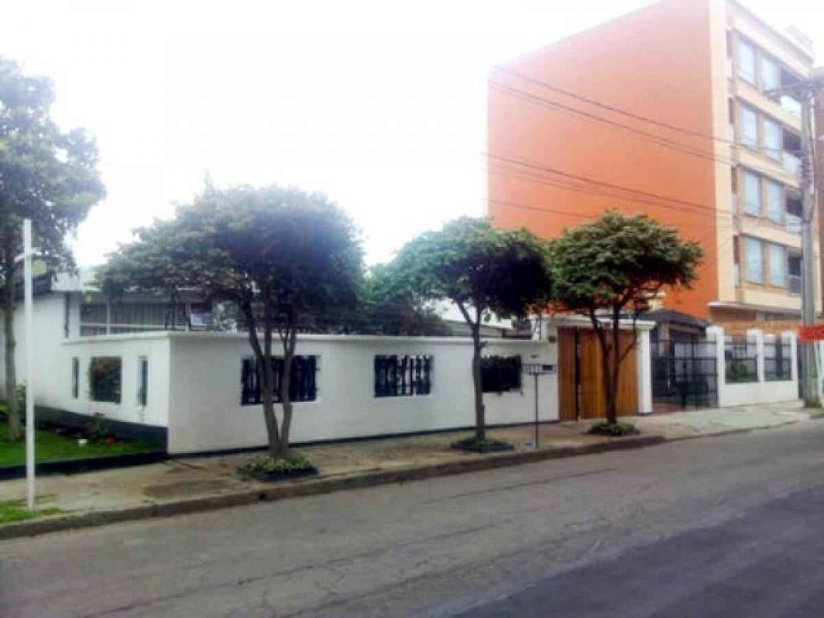 4 bedrooms House in Bogota, Colombia No. 11794