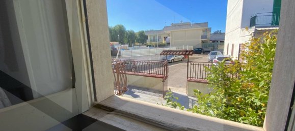 4 rooms House in Bitonto, Italy No. 28505 27