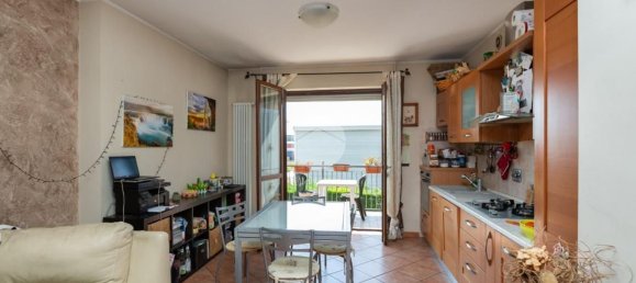 3 bedrooms Apartment in Collegno, Italy No. 380309 2