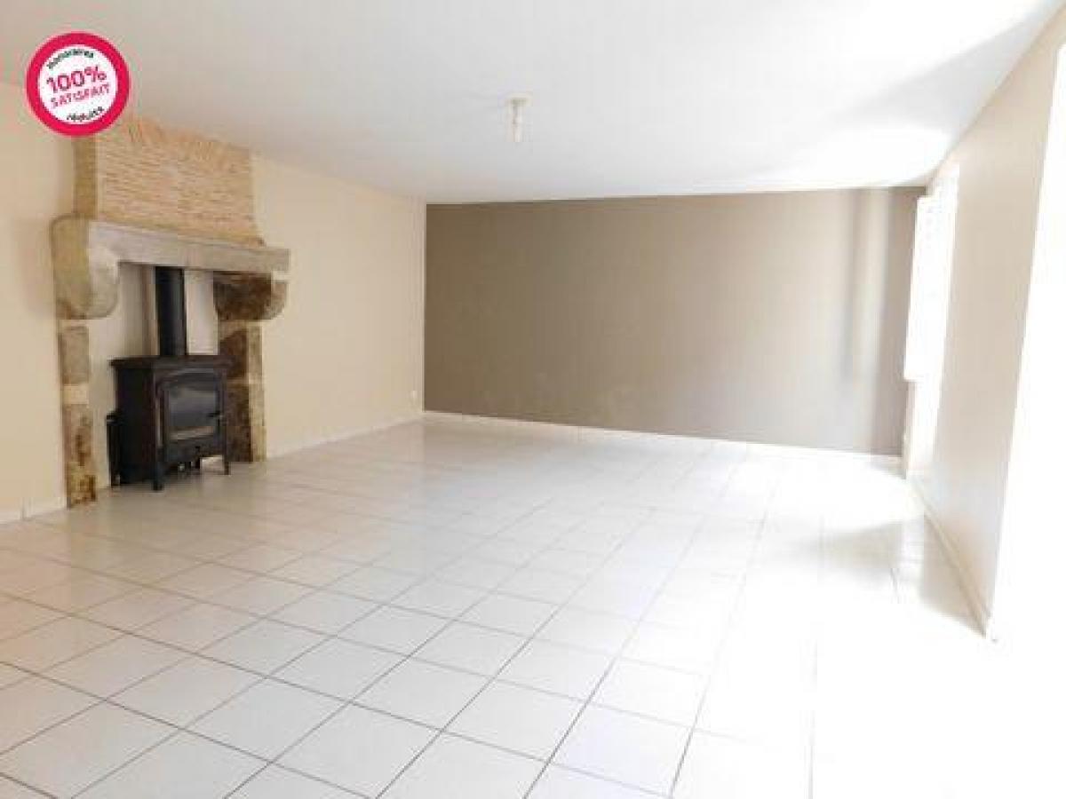 3 Schlafzimmer Haus in Nontron, France, Nr. 8928