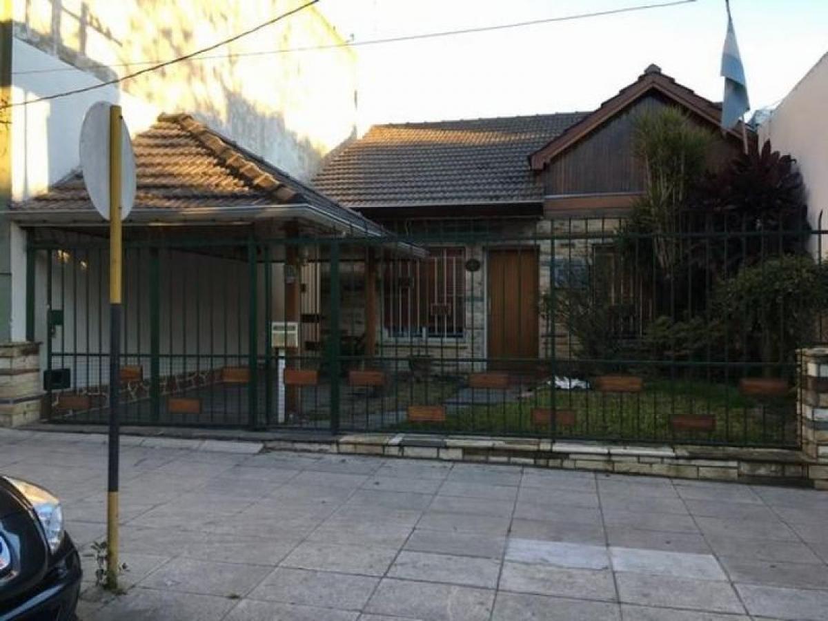 2 bedrooms House in General San Martin, Argentina No. 11727