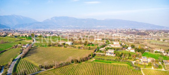 3 bedrooms House in Conegliano, Italy No. 103884 7