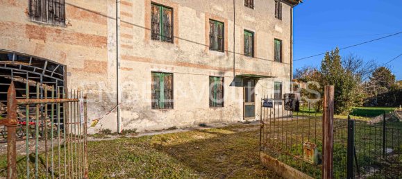 3 bedrooms House in Conegliano, Italy No. 103884 2