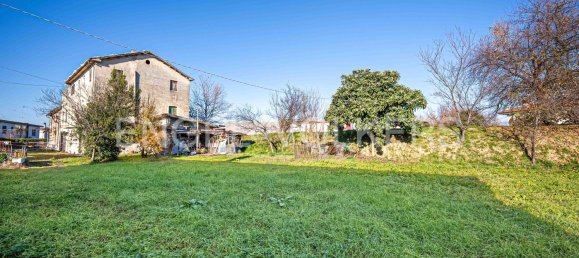 3 bedrooms House in Conegliano, Italy No. 103884 11