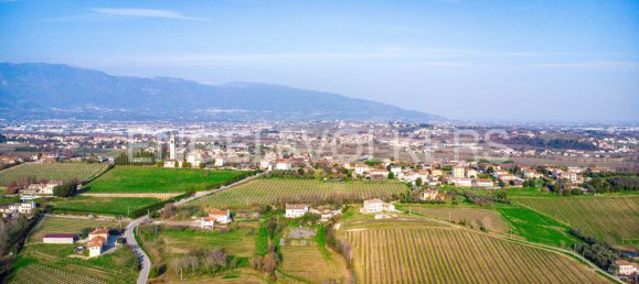 3 bedrooms House in Conegliano, Italy No. 103884 12