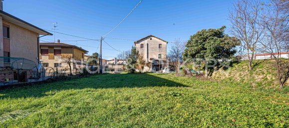 3 bedrooms House in Conegliano, Italy No. 103884 8