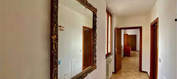 3 rooms Apartment in Bosisio Parini, Italy No. 74873 8