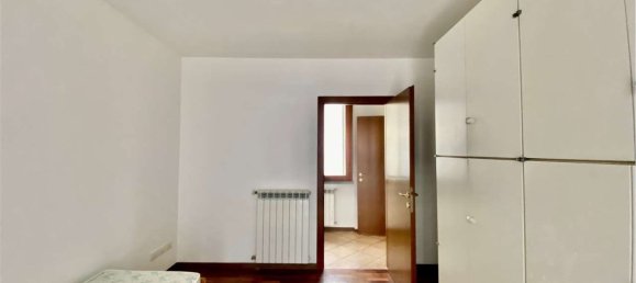 3 rooms Apartment in Bosisio Parini, Italy No. 74873 12