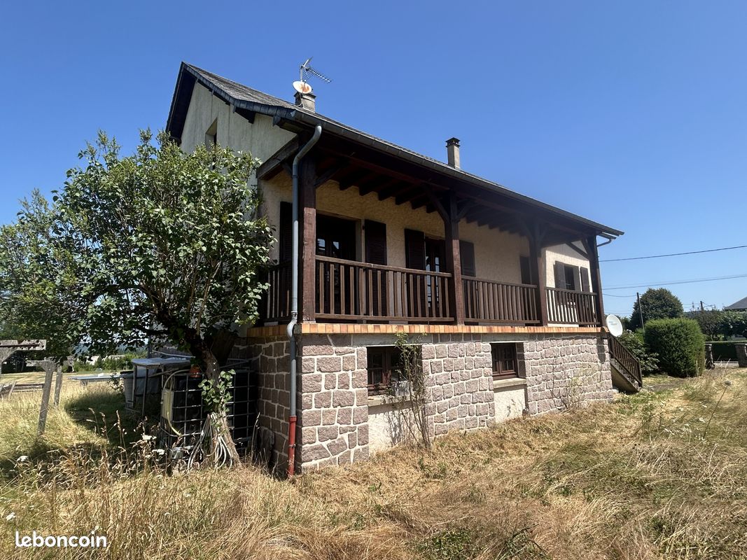 4 bedrooms House in Saint-Yrieix-le-Dejalat, France No. 293796