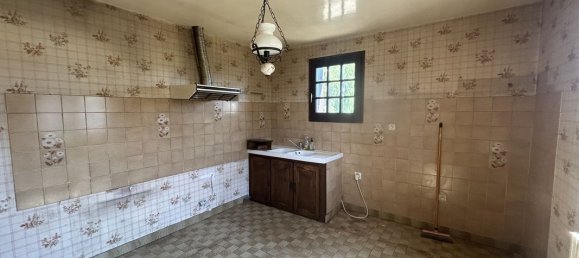 4 bedrooms House in Saint-Yrieix-le-Dejalat, France No. 293796 3