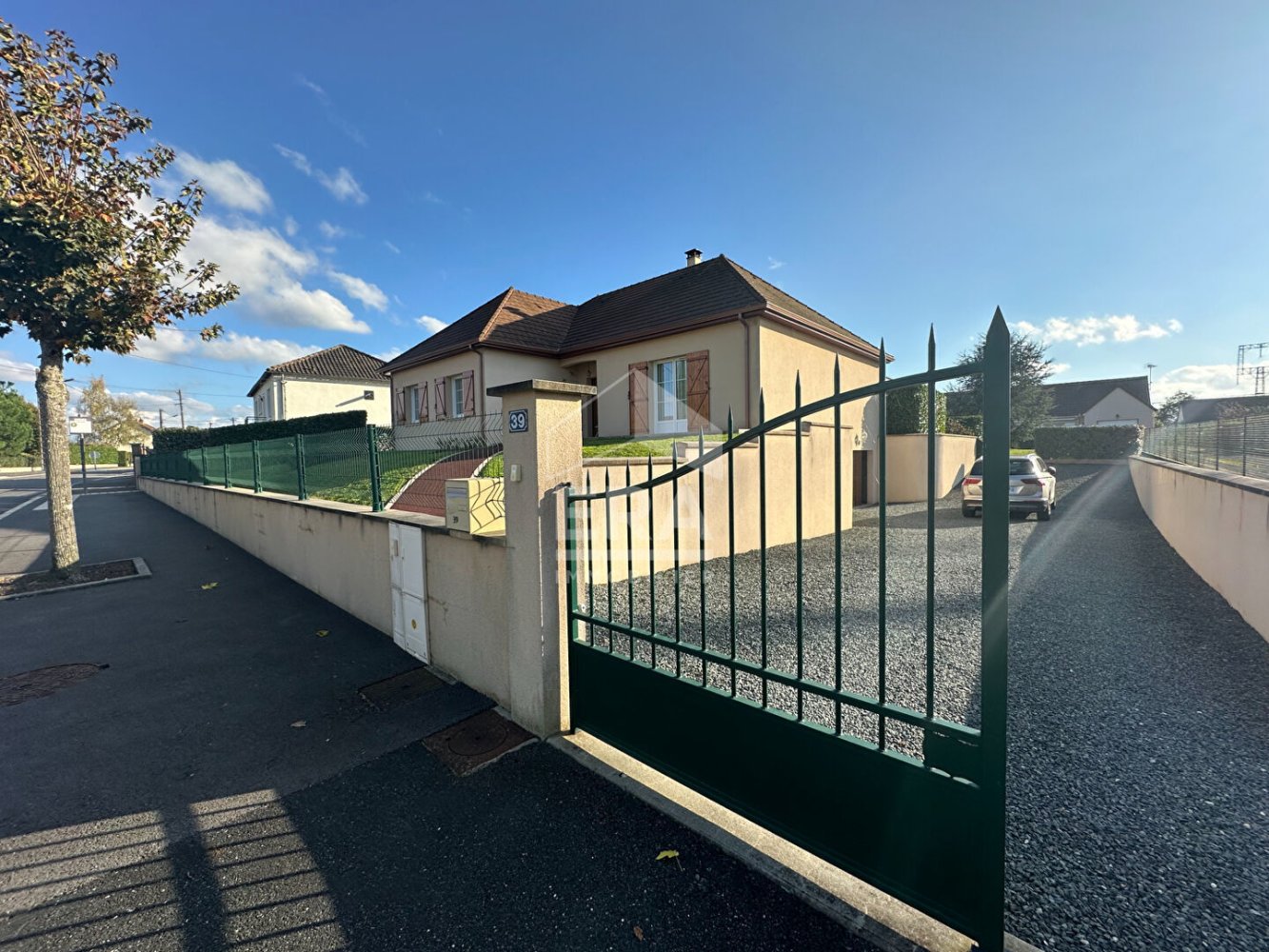 4 Schlafzimmer Haus in Ardentes, France, Nr. 214566