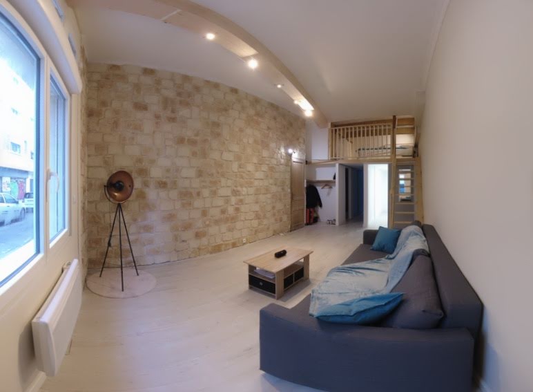 Estudio en Toulon, France No. 299277