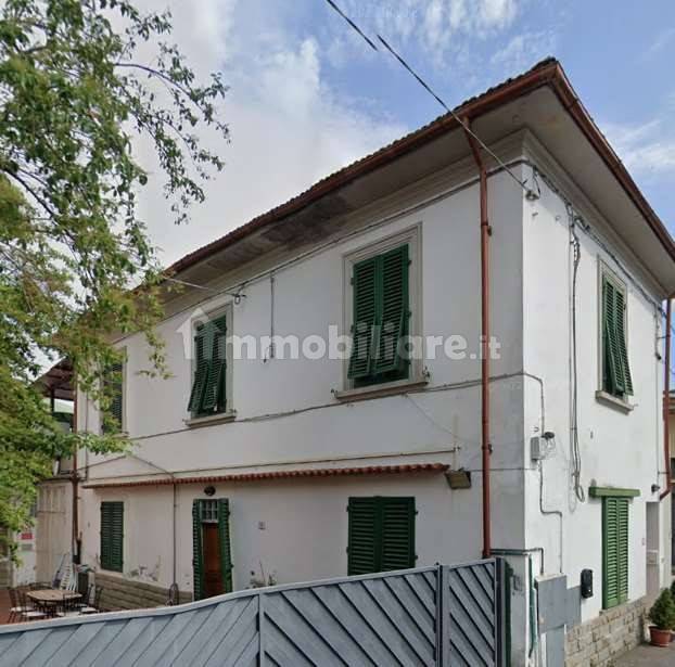 2 bedrooms Apartment in Pistoia, Italy No. 356770