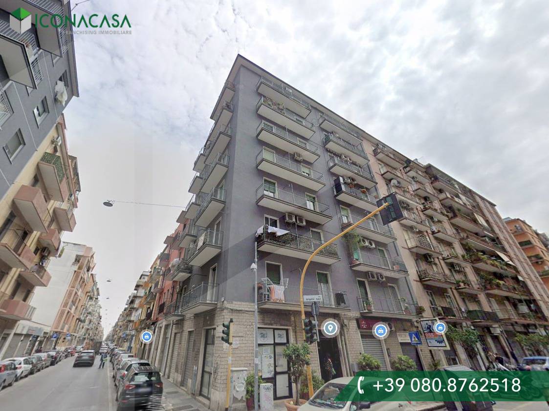 3 rooms Building in Bari, Italy No. 34343