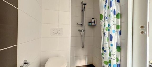 Estudio en Lyon, France No. 289821 6