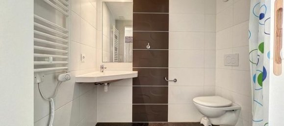 Estudio en Lyon, France No. 289821 7