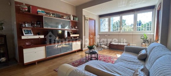 2 bedrooms Apartment in Milan, Italy No. 361776 3
