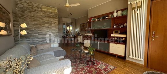 2 bedrooms Apartment in Milan, Italy No. 361776 4