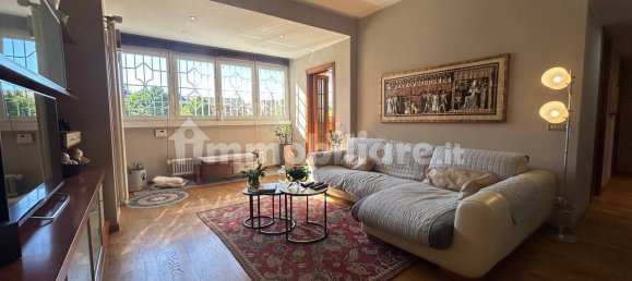 2 bedrooms Apartment in Milan, Italy No. 361776 2