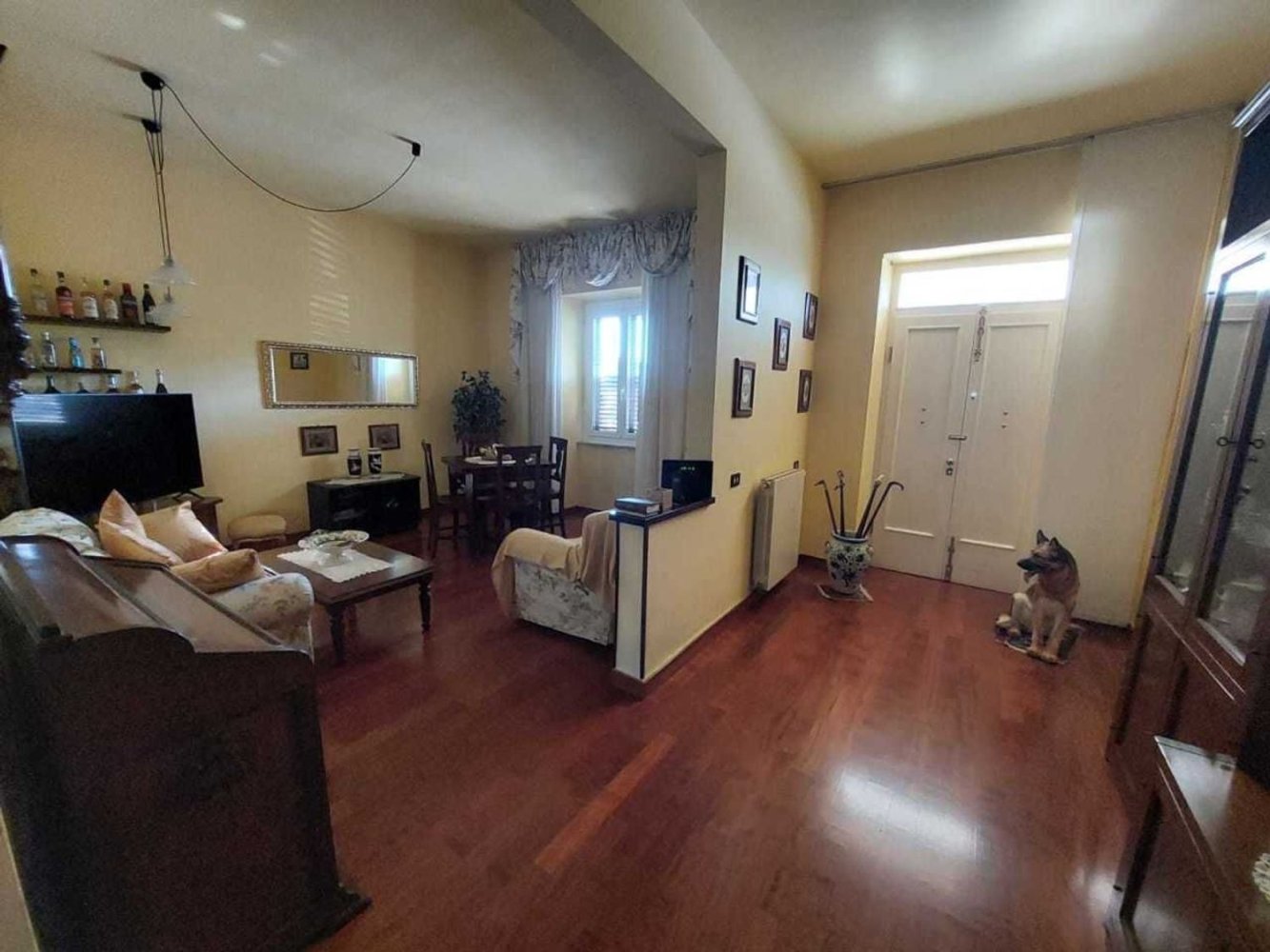 Дом с 10 комнатами в Кастельнуово Магра, Италия № 216823