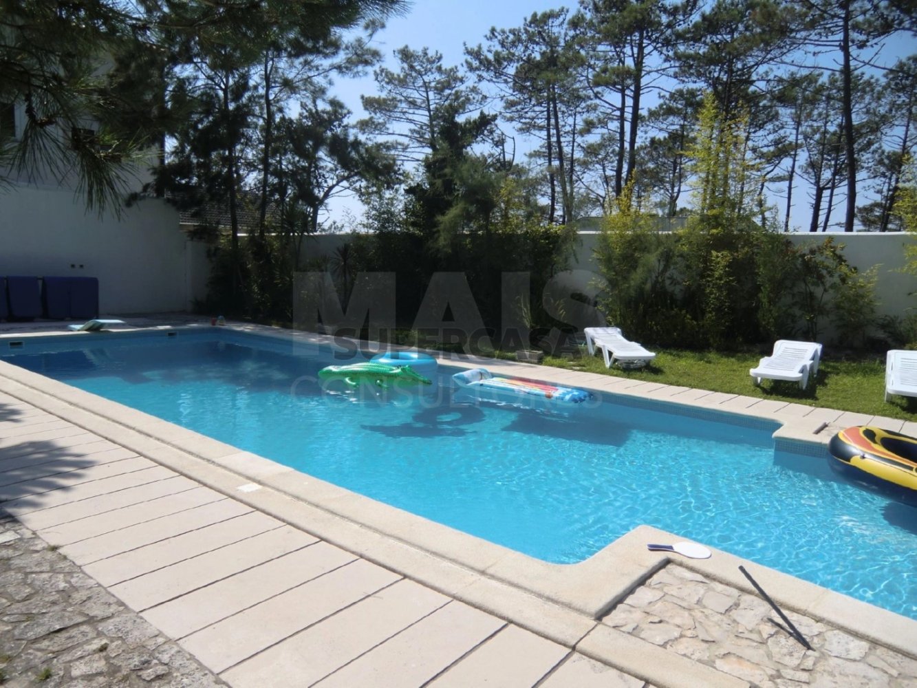 304m² Building in Alcobaca, Portugal No. 160167