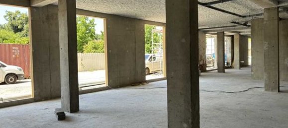 Gewerbliche Immobilie in Gleize, France 349m², Nr. 287415 6