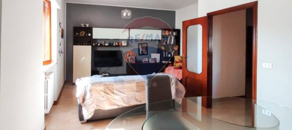 2 bedrooms Apartment in Bari, Italy No. 270521 11