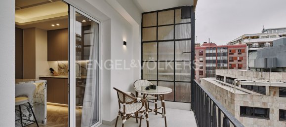 Apartamento de 3 dormitorios en Madrid, Spain No. 126375 4