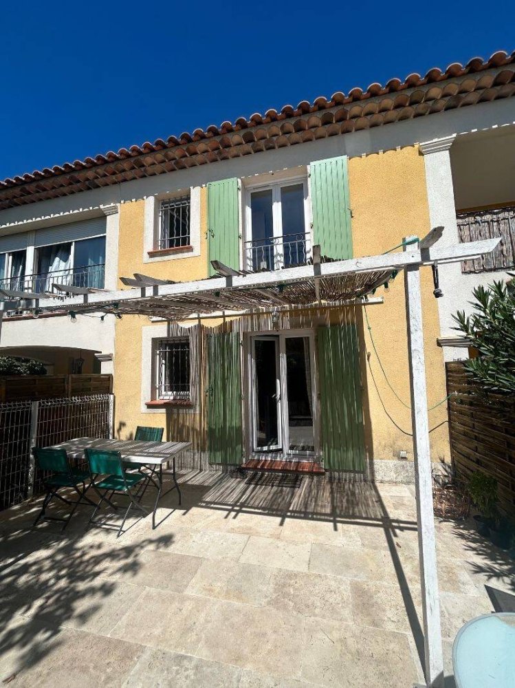 2 bedrooms House in Pertuis, France No. 363272