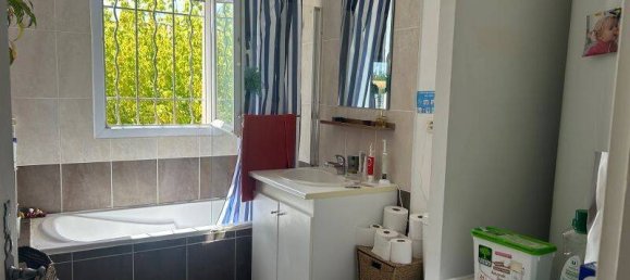 2 bedrooms House in Pertuis, France No. 363272 9