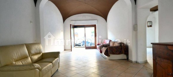 3 rooms Commercial property in Lucca, Italy No. 149031 3