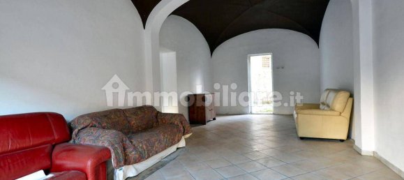 3 rooms Commercial property in Lucca, Italy No. 149031 2