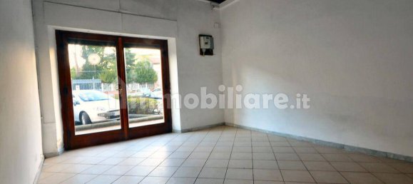 3 rooms Commercial property in Lucca, Italy No. 149031 5