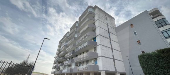 4 rooms Apartment in Bari, Italy No. 23651 41