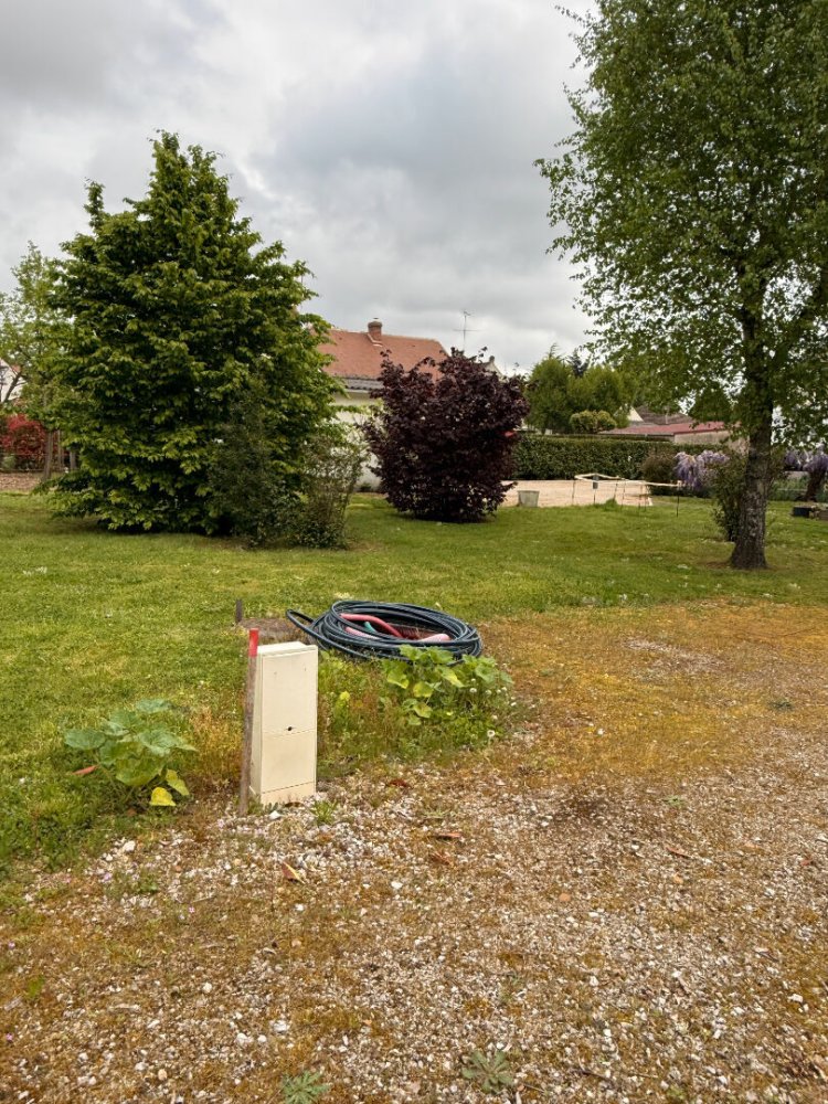  Land in Olivet, France No. 89586