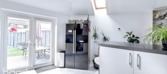 3 bedrooms Commercial property in Rainham, United Kingdom No. 4838 8