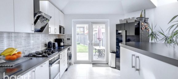 3 bedrooms Commercial property in Rainham, United Kingdom No. 4838 4