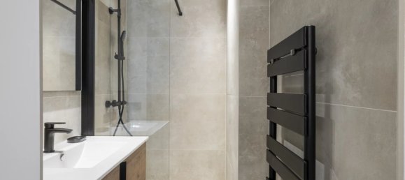 2 bedrooms Apartment in Cannes, France No. 1938 3