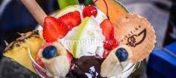 2 rooms Commercial property in Camaiore, Italy No. 35525 3