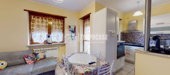 2 bedrooms Apartment in Vinovo, Italy No. 193320 2