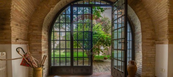 Квартира с 4 спальнями в Кьети, Италия № 300450 5