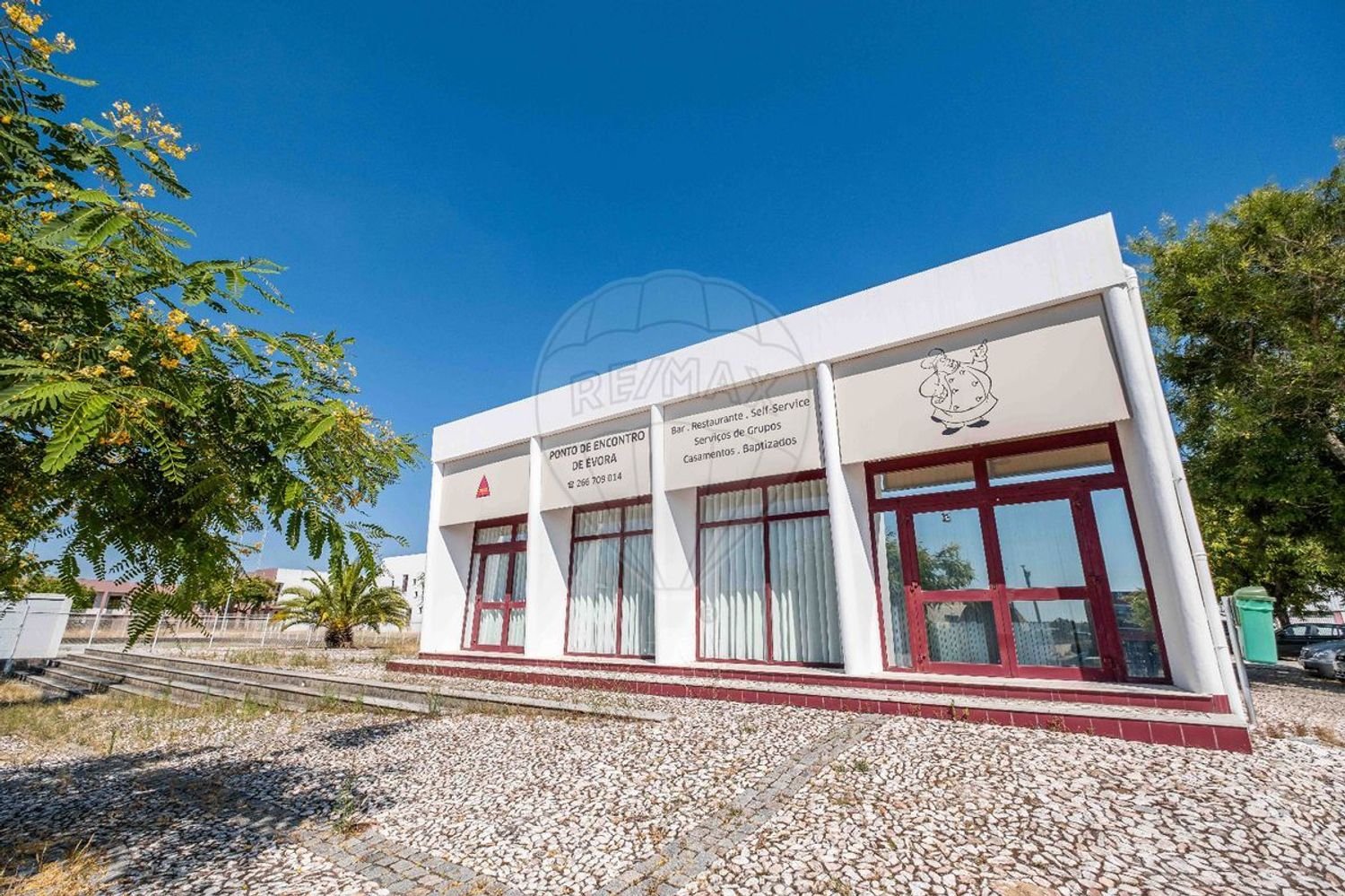 Propiedad comercial en Nossa Senhora de Machede, Portugal 827 m² No. 139508