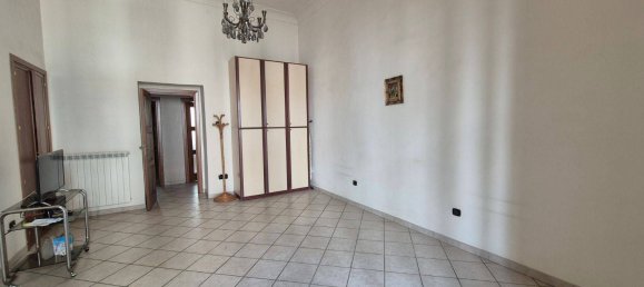 4 bedrooms Apartment in Naples, Italy No. 320409 30