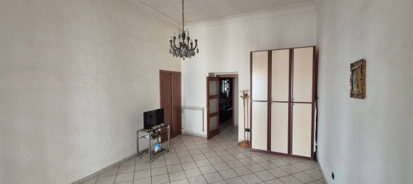 4 bedrooms Apartment in Naples, Italy No. 320409 32