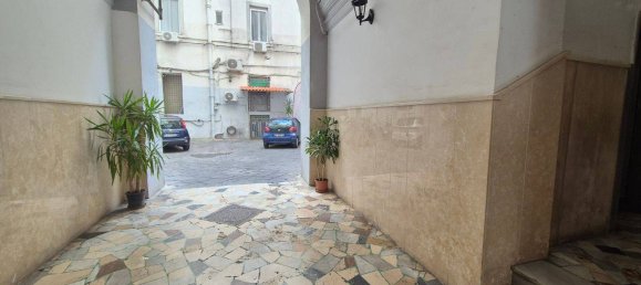 4 bedrooms Apartment in Naples, Italy No. 320409 4